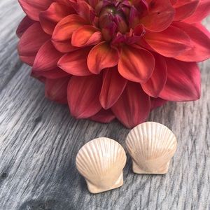 Vintage scallop seashell earrings